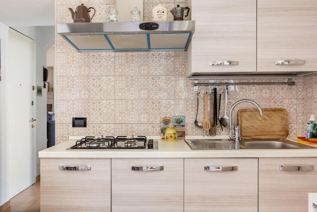 Como 100Mq 5 Mins To Center + Free Park And View Exterior foto