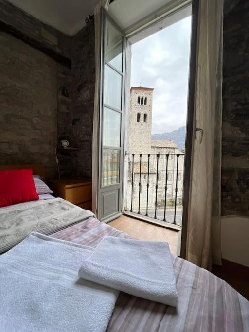 Como 100Mq 5 Mins To Center + Free Park And View Exterior foto